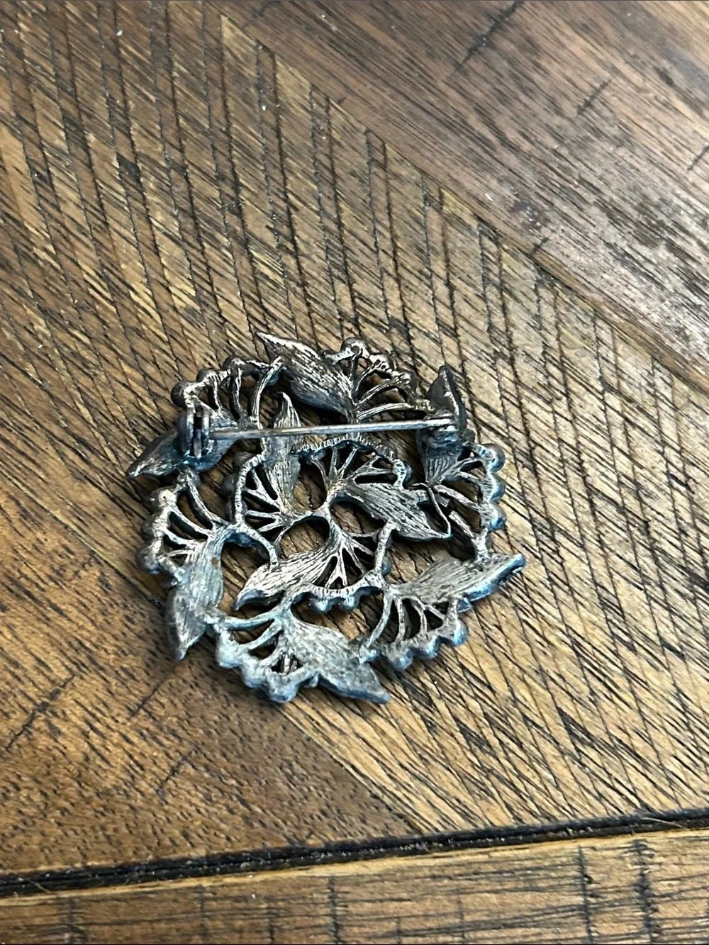 Vintage-Inspired Leaf Wreath Brooch in Silver Tone